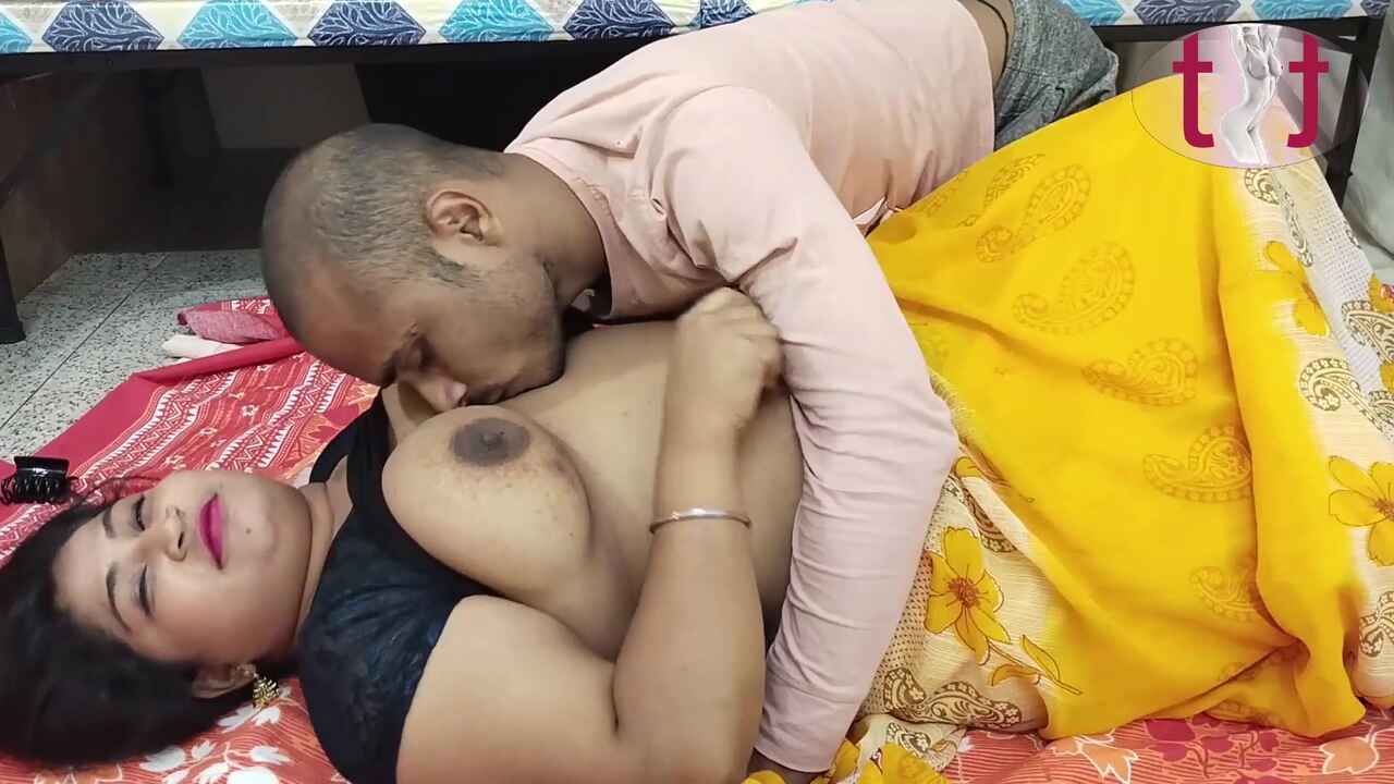 Hot and Sexy Rubi Bhabi 2022 Hindi Topless Topper XXX Video